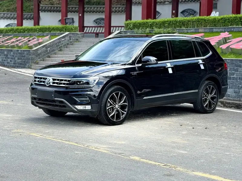 Volkswagen Tiguan L, 2019 — фото 1