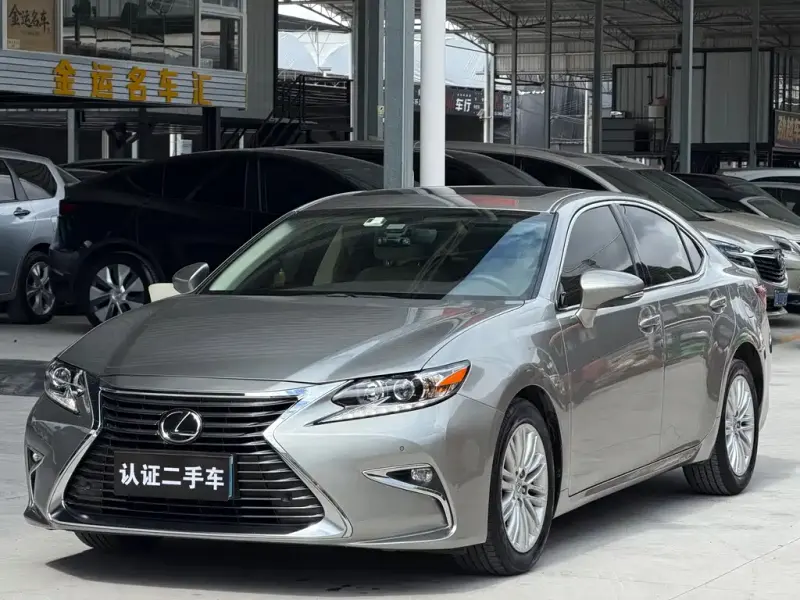 Lexus ES, 2015 — фото 1