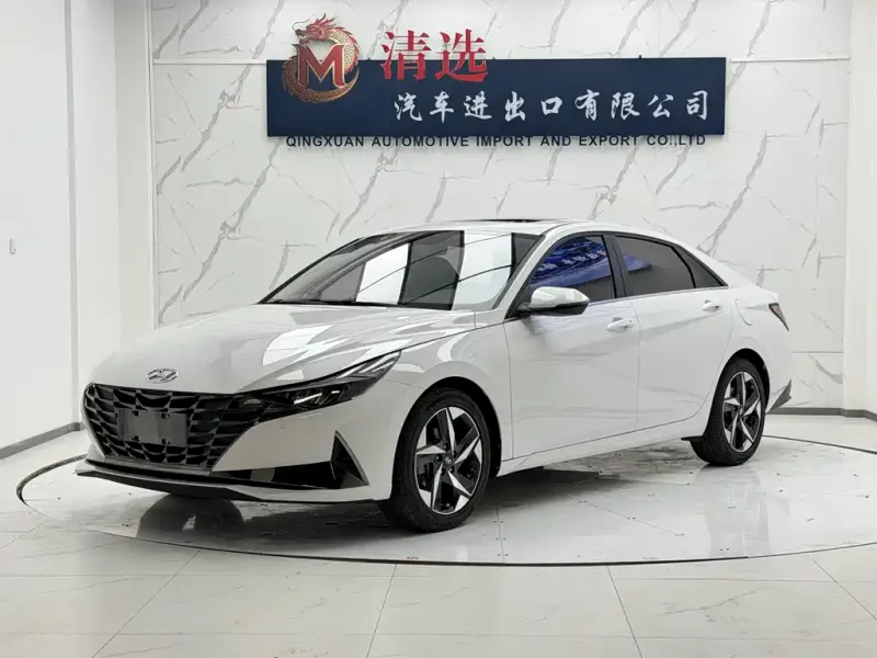 Hyundai Elantra, 2022