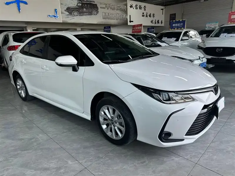 Toyota Corolla, 2022 — фото 1