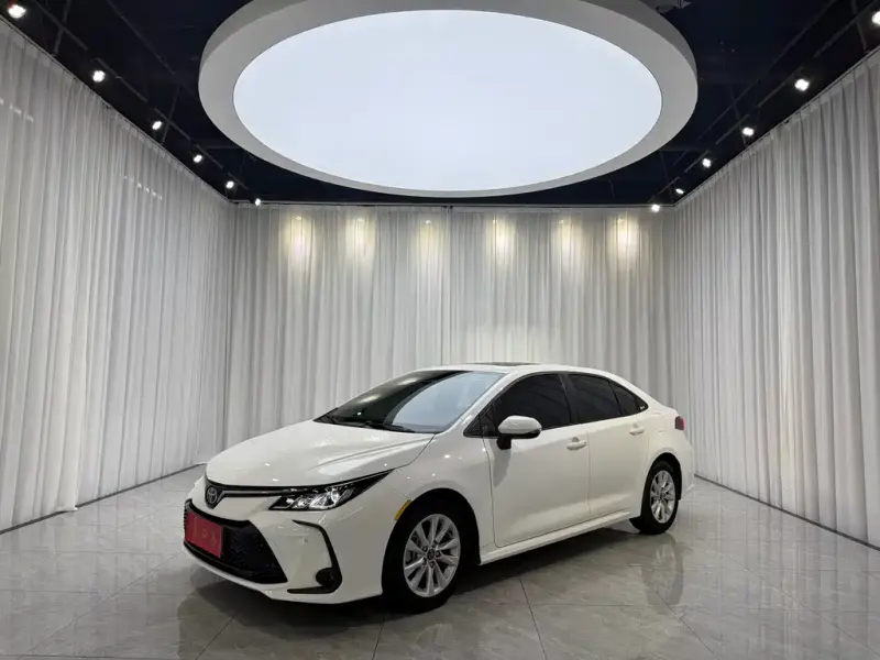 Toyota Corolla, 2023 — фото 1