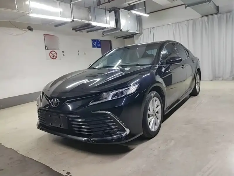 Toyota Camry, 2023 — фото 1