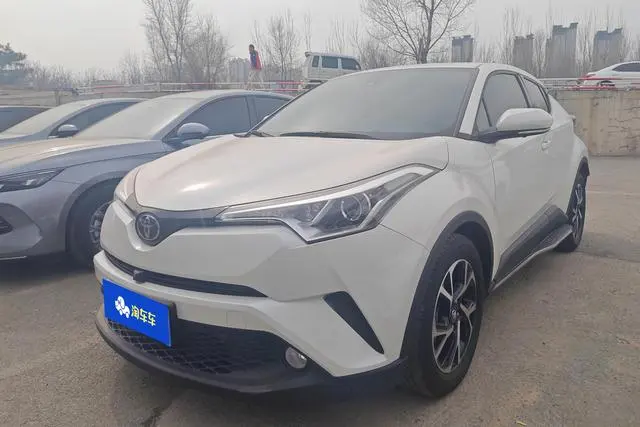 Toyota C-HR 2.0L Leading Edition, 2020 — фото 1