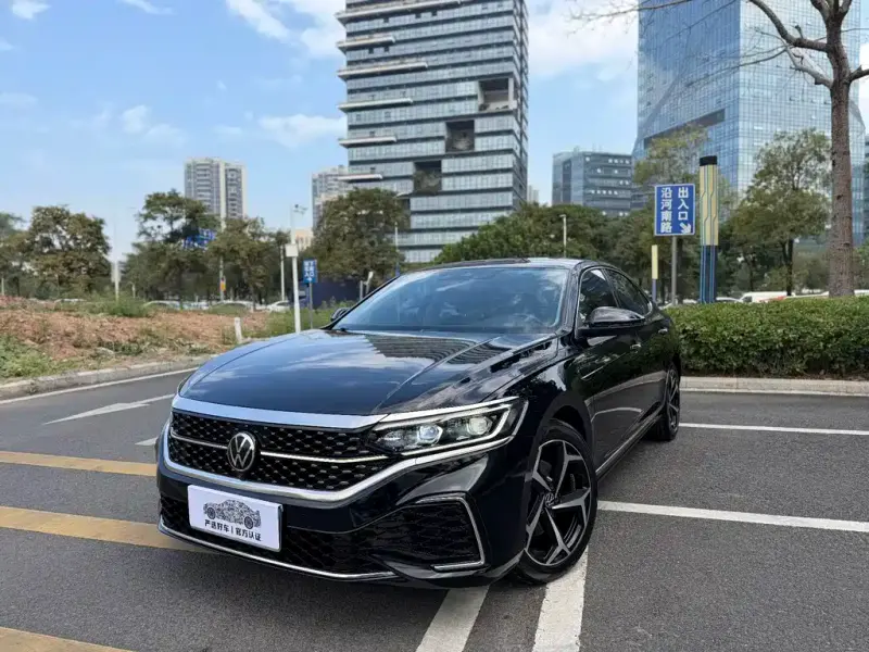 Volkswagen Passat, 2023