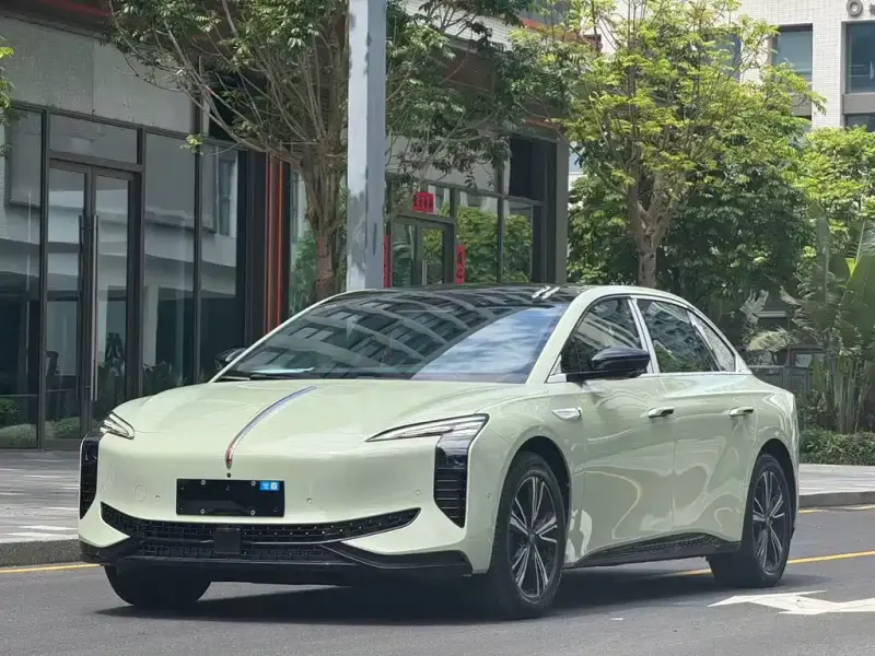 Hongqi EH7, 2026