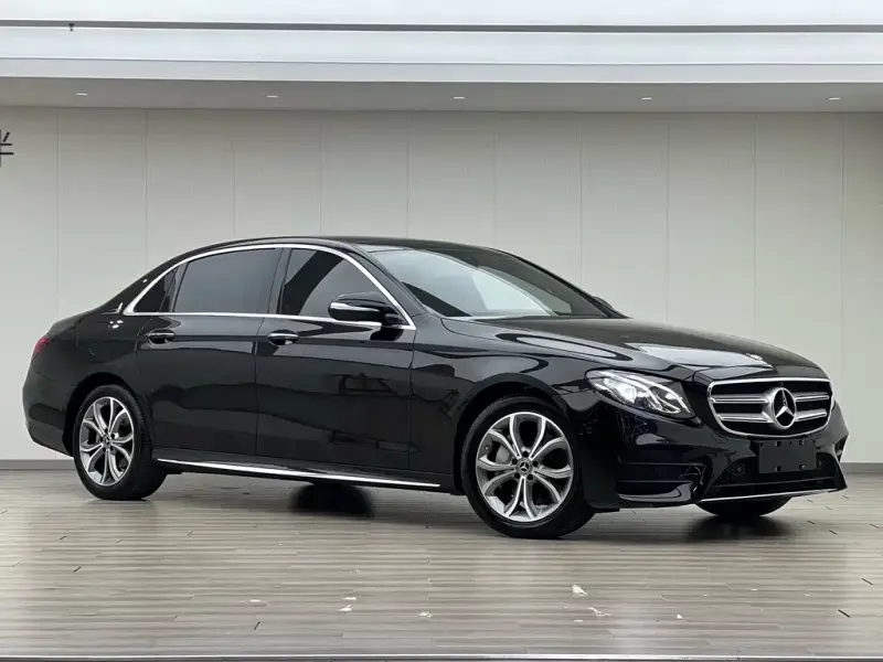 Mercedes-Benz E-Class, 2020 — фото 1
