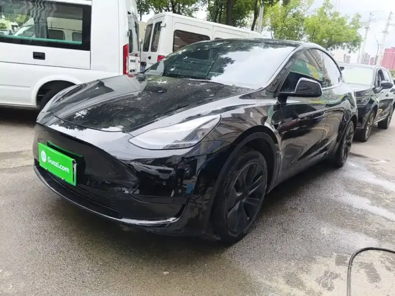 Tesla Model Y, 2024