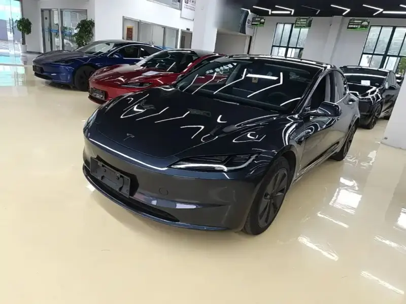 Tesla Model 3, 2024