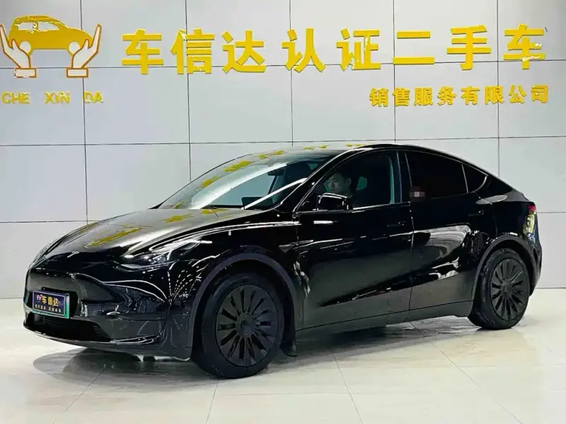 Tesla Model Y, 2024