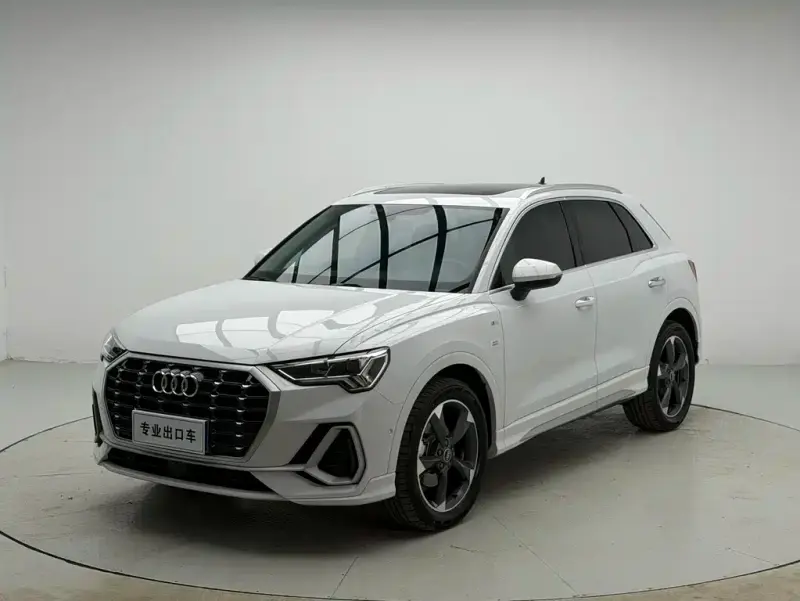 Audi Q3, 2022