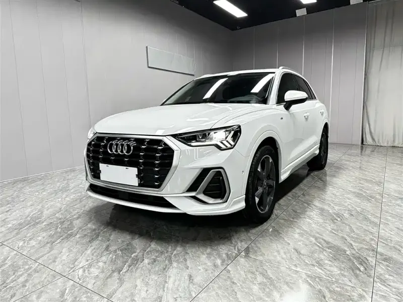 Audi Q3, 2023 — фото 1