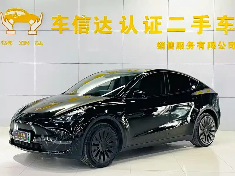 Tesla Model Y, 2024