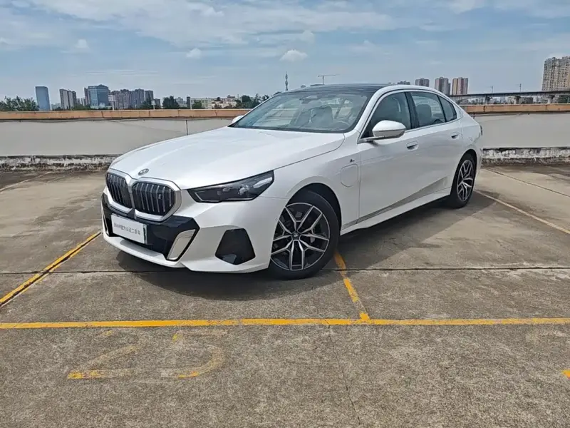 BMW i5, 2024
