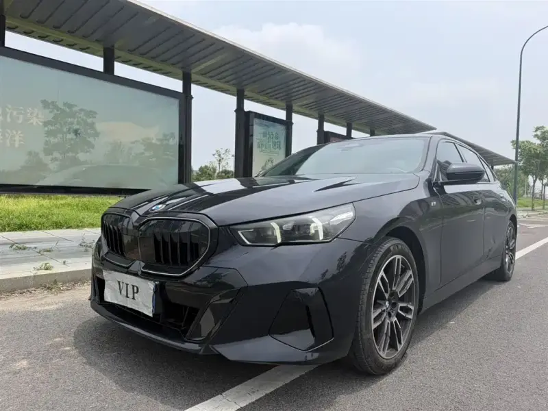 BMW 5 Series, 2025