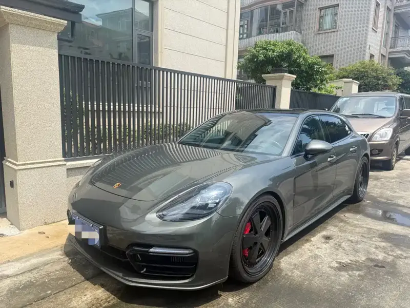 Porsche Panamera, 2022