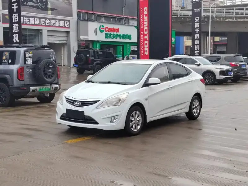 Hyundai Verna, 2013