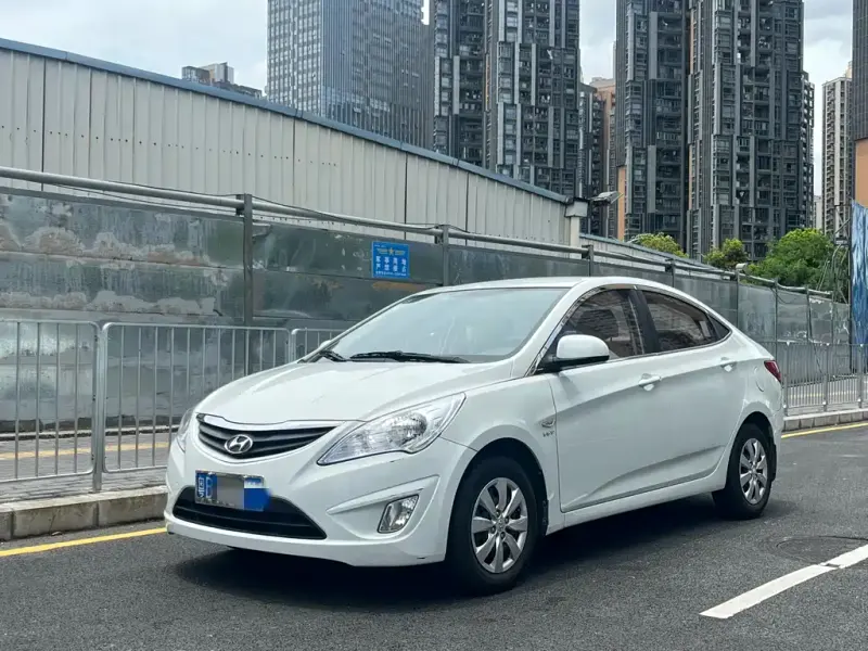 Hyundai Verna, 2012