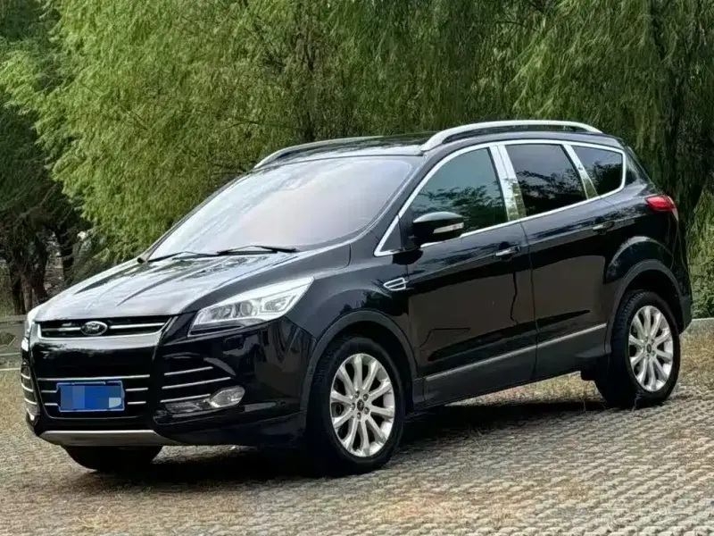 Ford Kuga, 2013