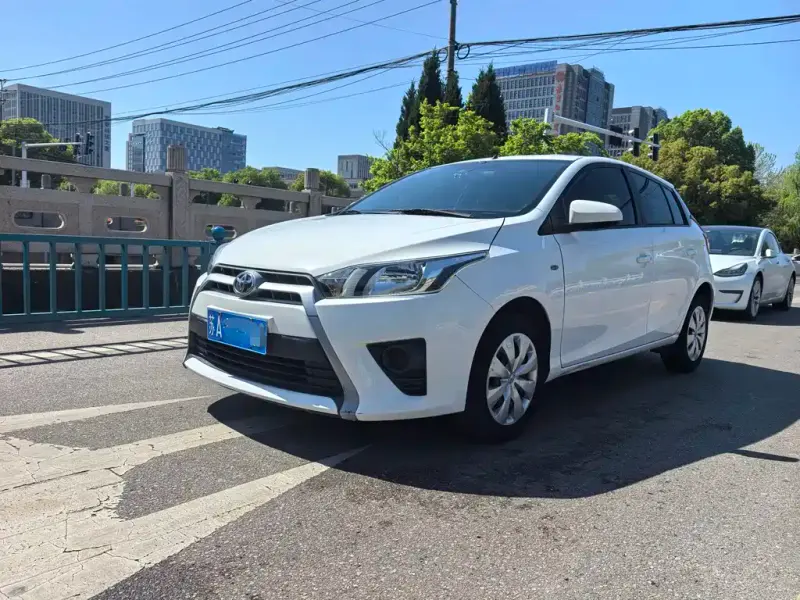 Toyota Yaris L, 2015