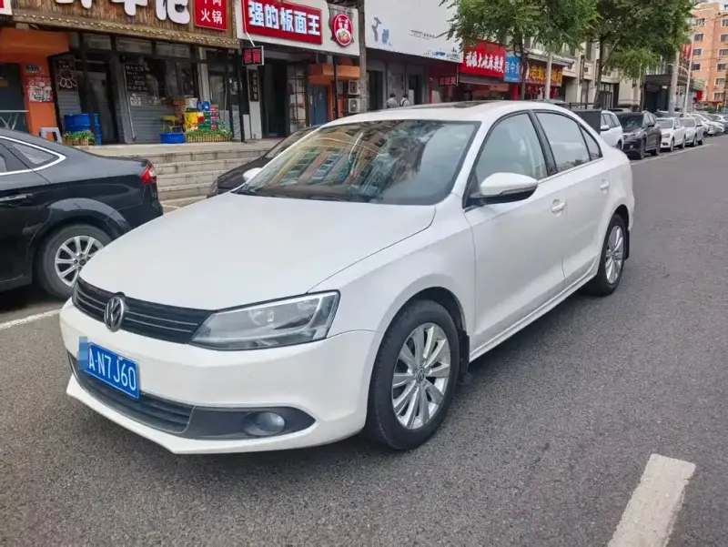 Volkswagen Sagitar, 2014
