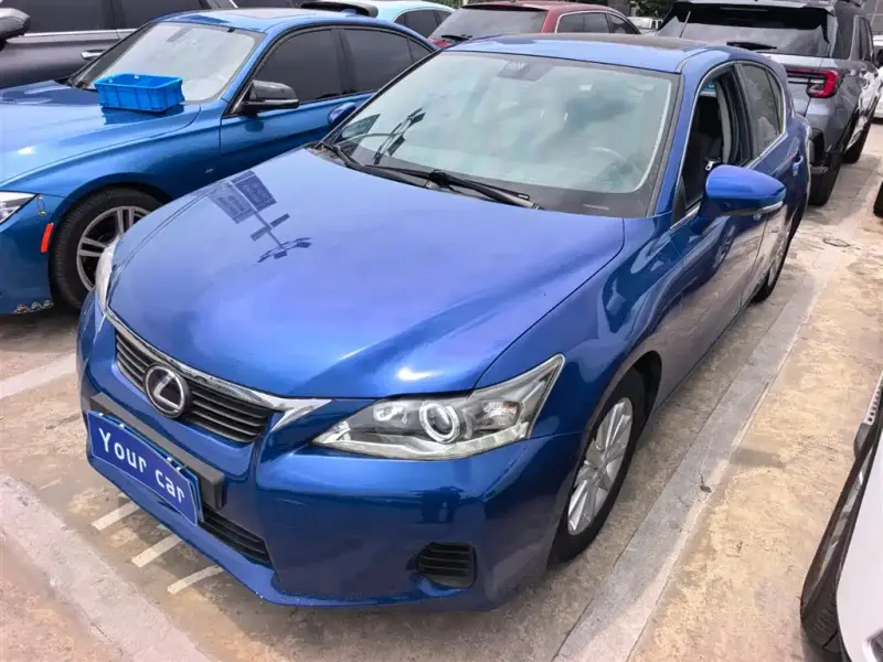 Lexus CT, 2012