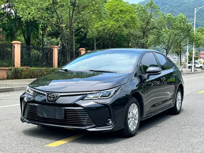 Toyota Corolla, 2020 — фото 1