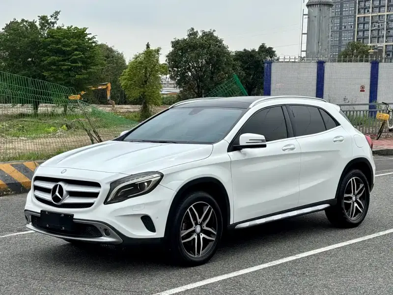 Mercedes-Benz GLA, 2015 — фото 1
