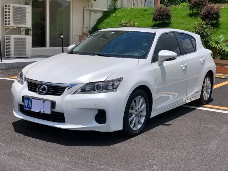 Lexus CT, 2012