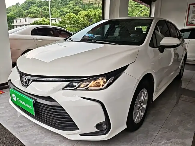Toyota Corolla, 2023 — фото 1