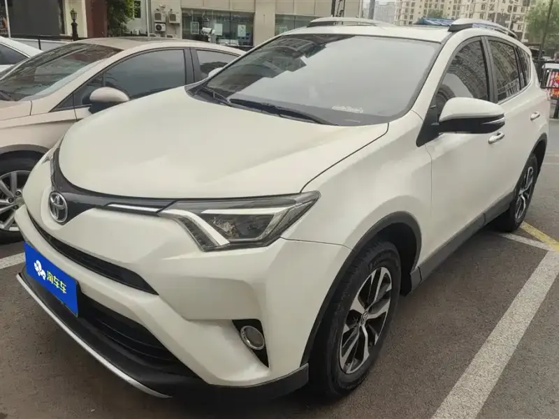 Toyota RAV4, 2017 — фото 1