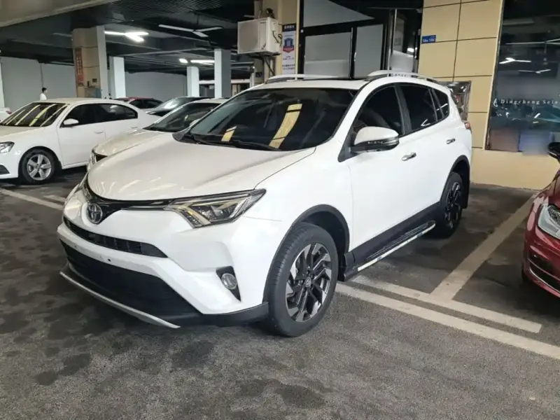 Toyota RAV4, 2017 — фото 1