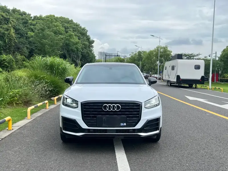 Audi Q2L, 2021
