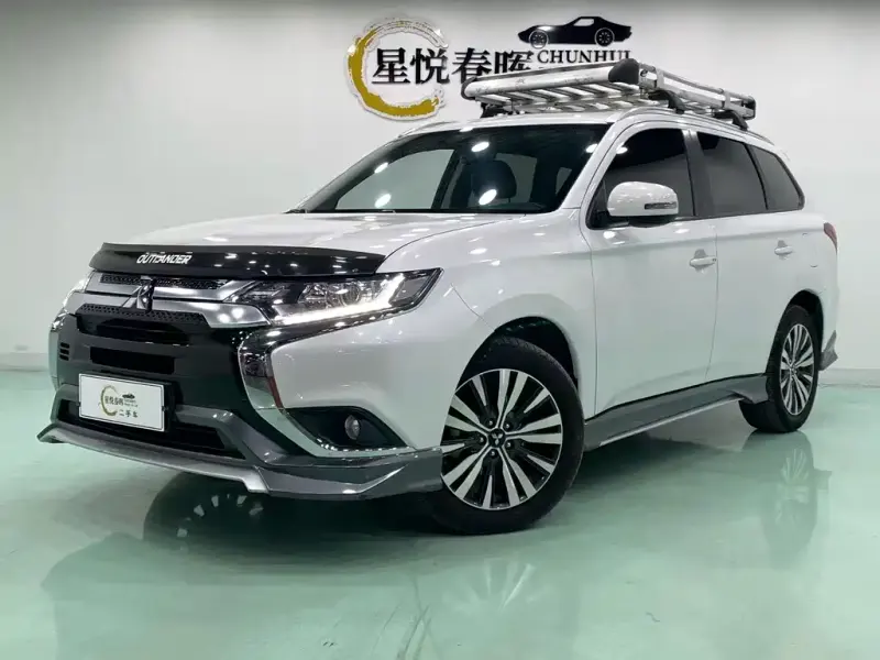 Mitsubishi Outlander, 2022