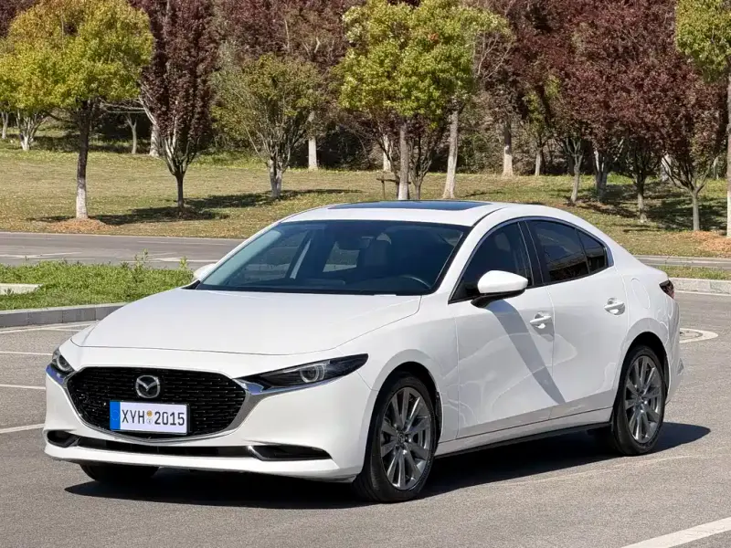 Mazda 3 Axela, 2022