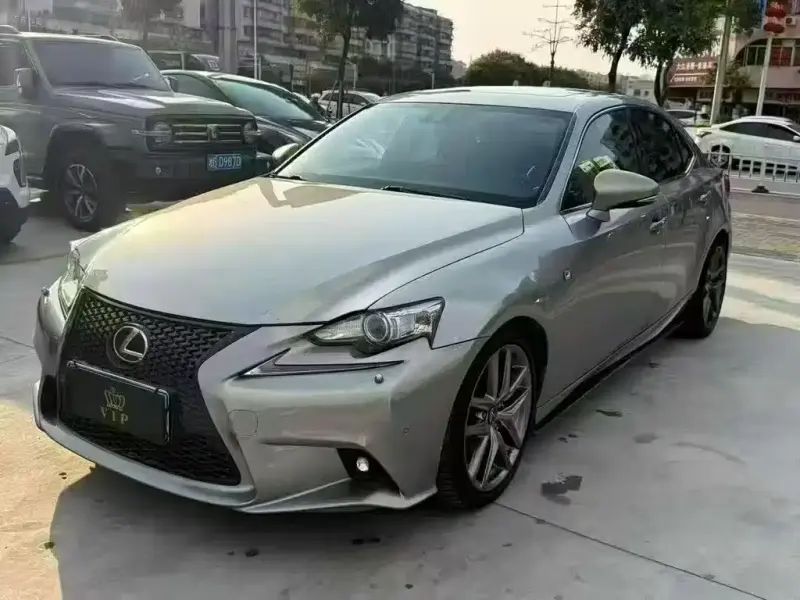 Lexus IS, 2017