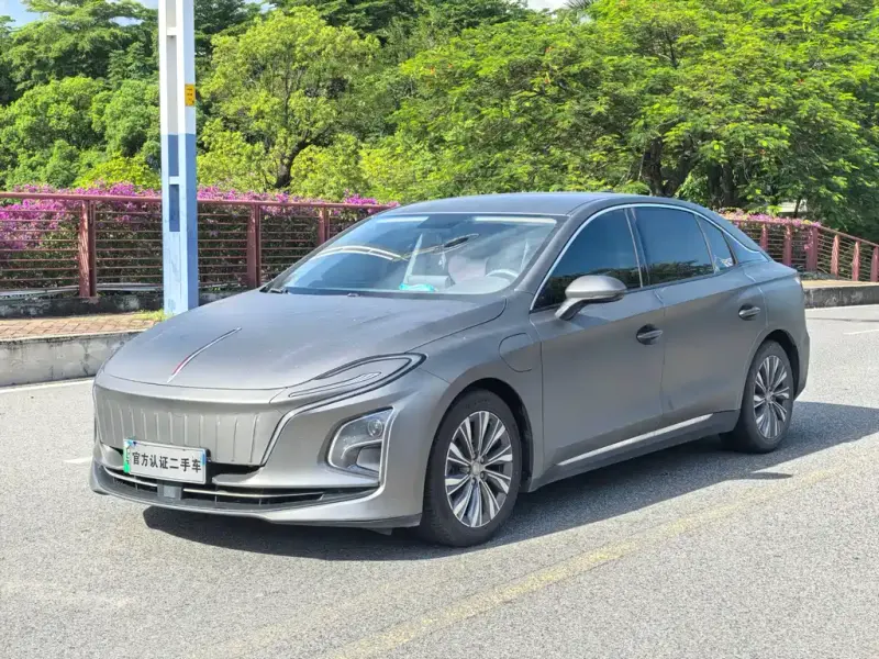 Hongqi E-QM5, 2023