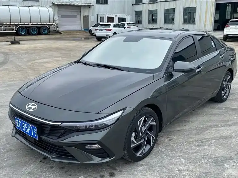 Hyundai Elantra, 2023
