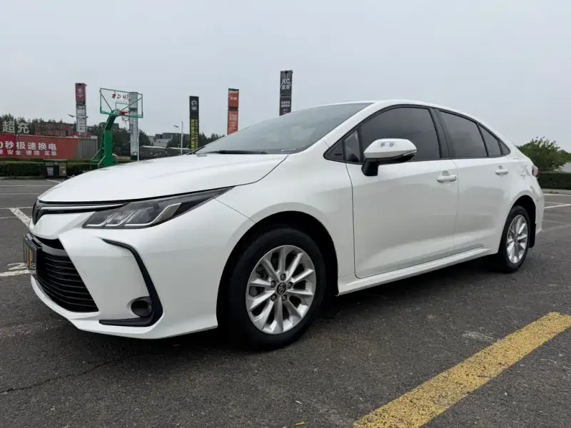 Toyota Corolla, 2022 — фото 1