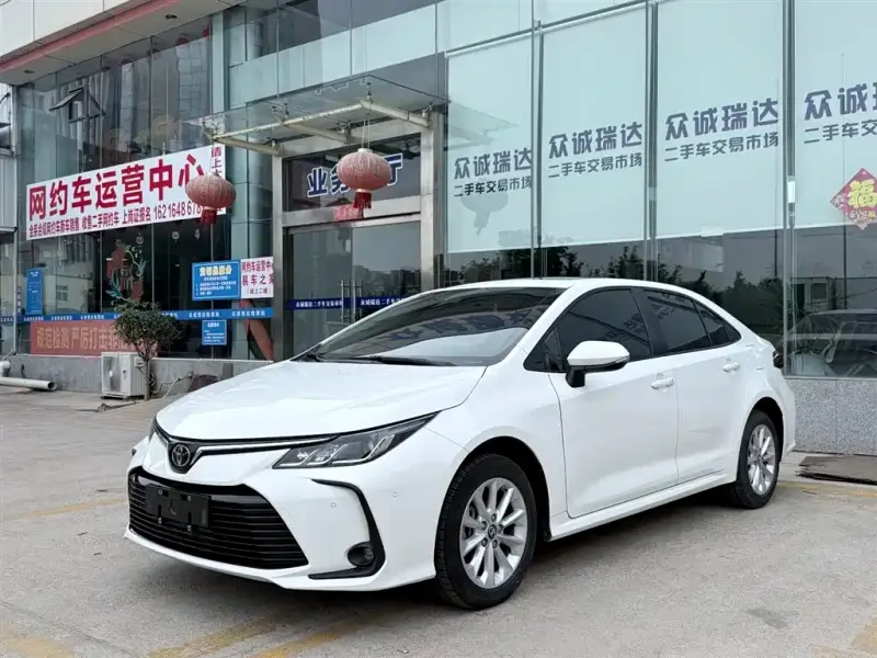 Toyota Corolla, 2023 — фото 1