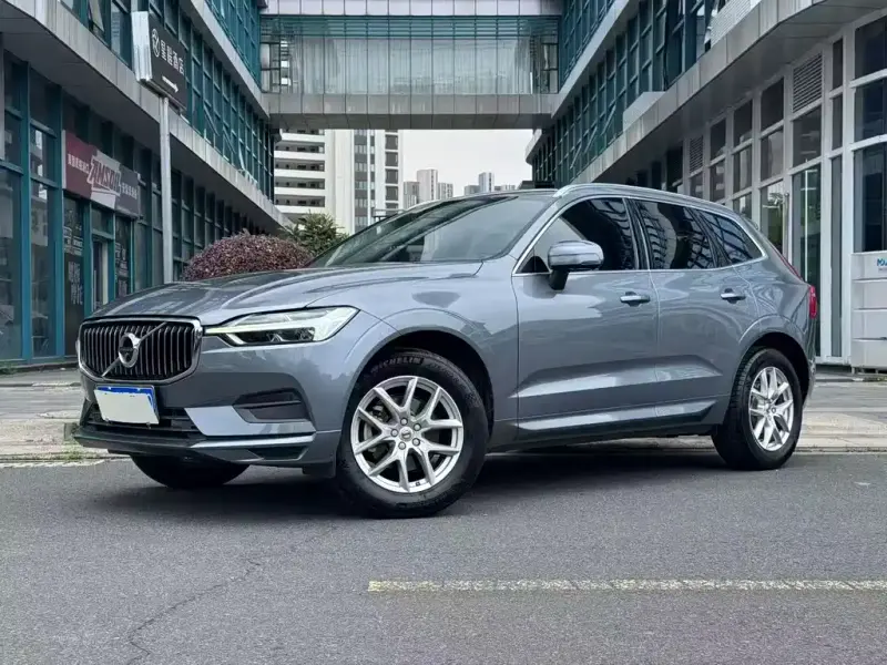 Volvo XC60, 2018 — фото 1