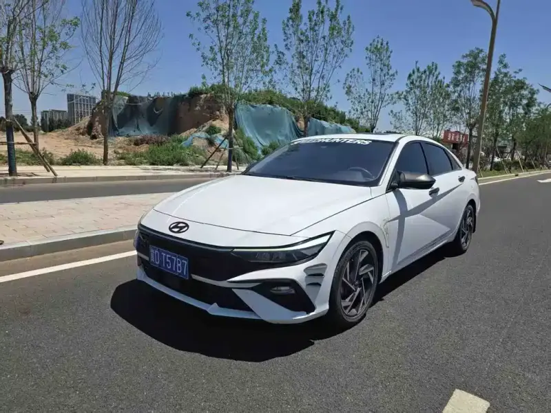 Hyundai Elantra, 2023
