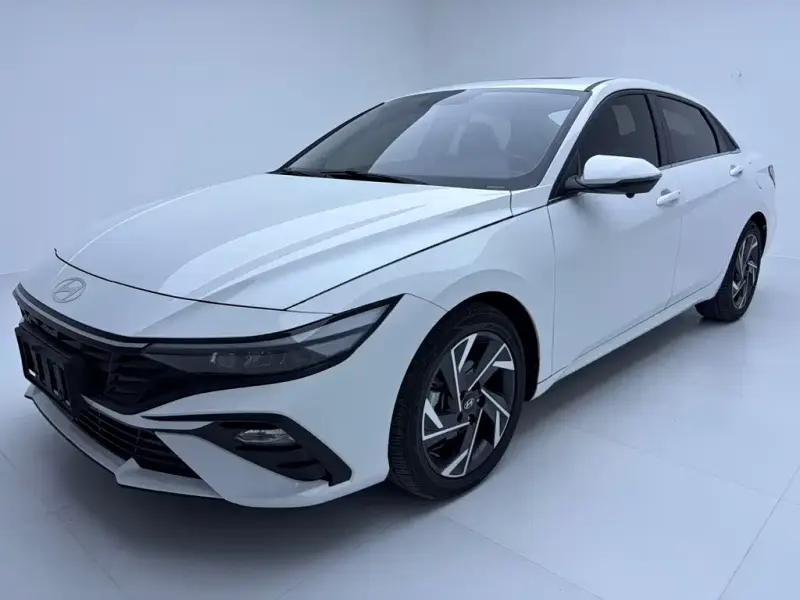 Hyundai Elantra, 2023