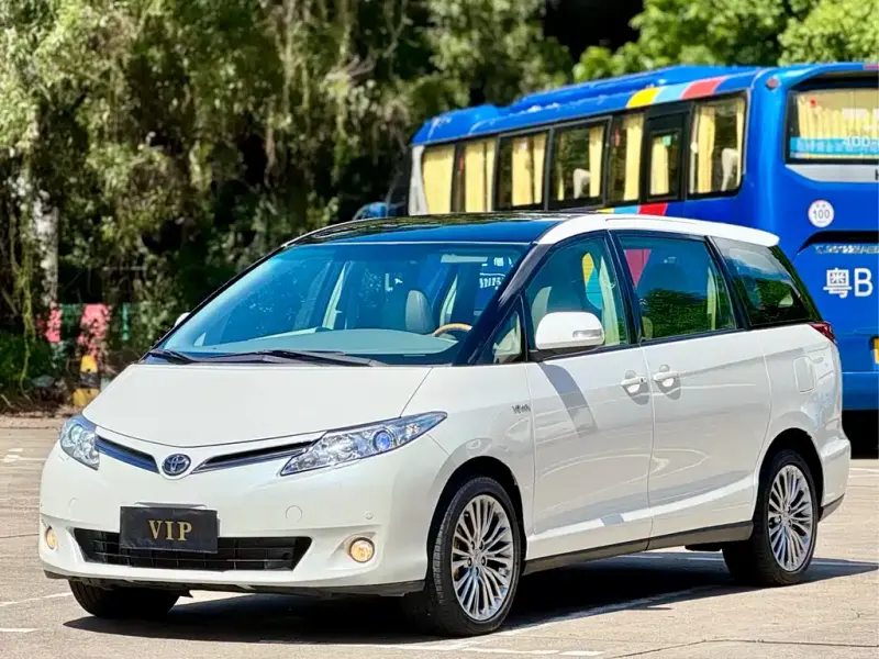 Toyota Previa, 2012 — фото 1