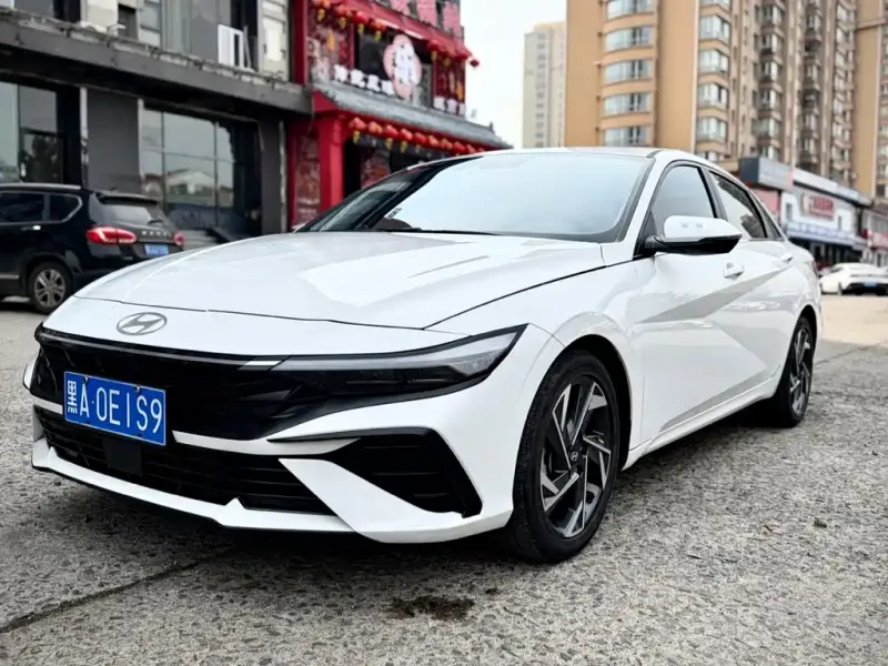 Hyundai Elantra, 2023