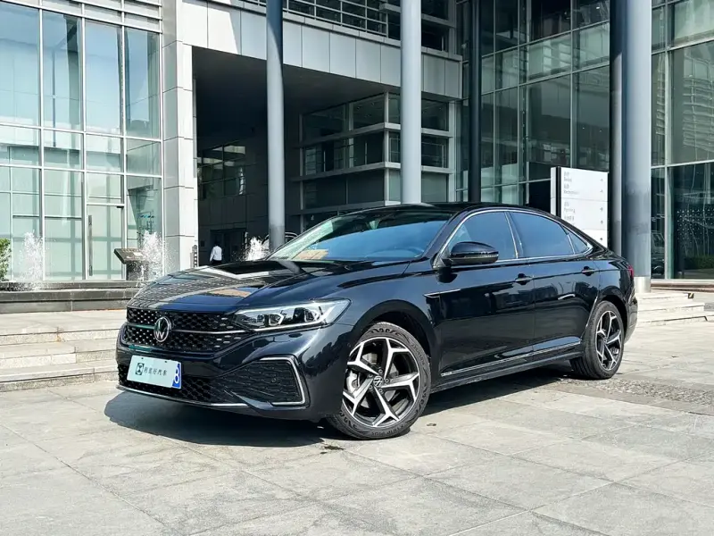 Volkswagen Passat, 2023