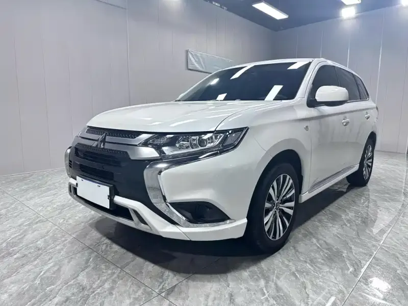 Mitsubishi Outlander, 2022
