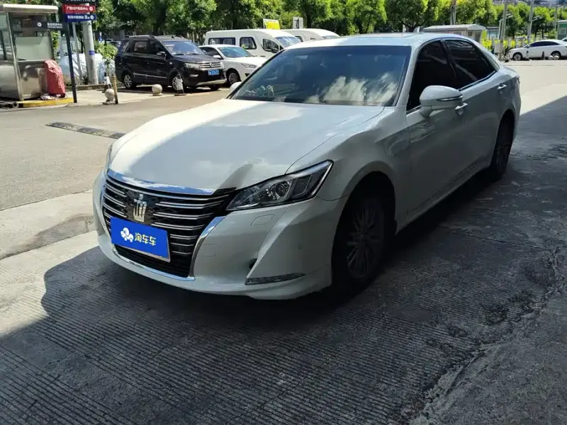 Toyota Crown, 2017