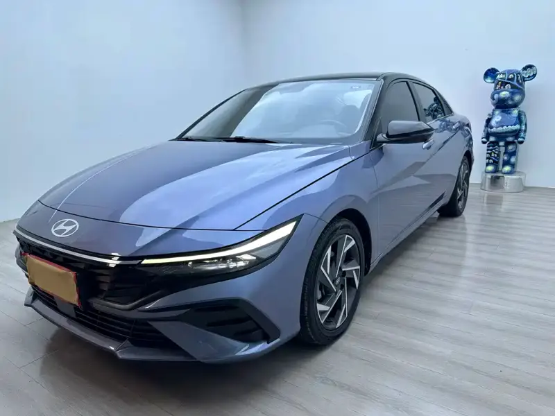 Hyundai Elantra, 2023 — фото 1