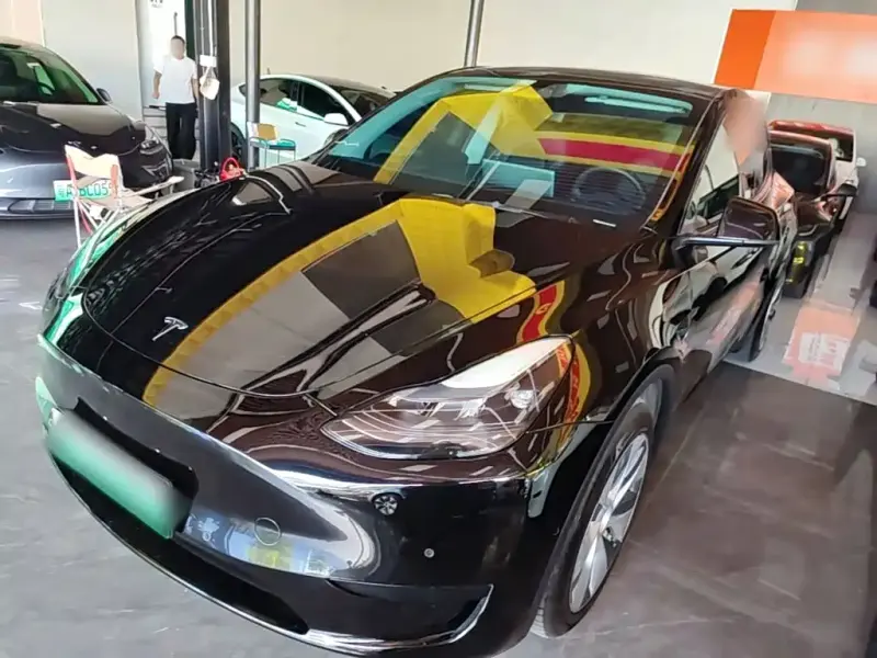 Tesla Model Y, 2022