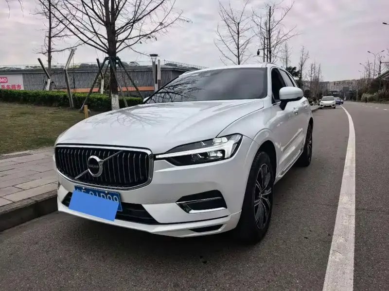 Volvo XC60, 2021 — фото 1